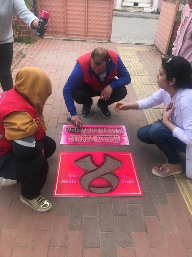 Kanserde erken teşhise boyama yaparak dikkat çektiler