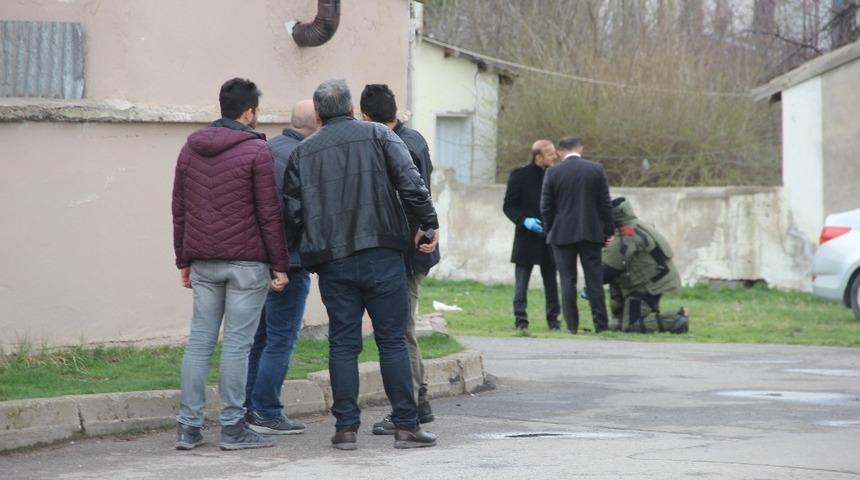 Bomba s&uuml;s&uuml; verilmiş d&uuml;zenek polisi alarma ge&ccedil;irdi