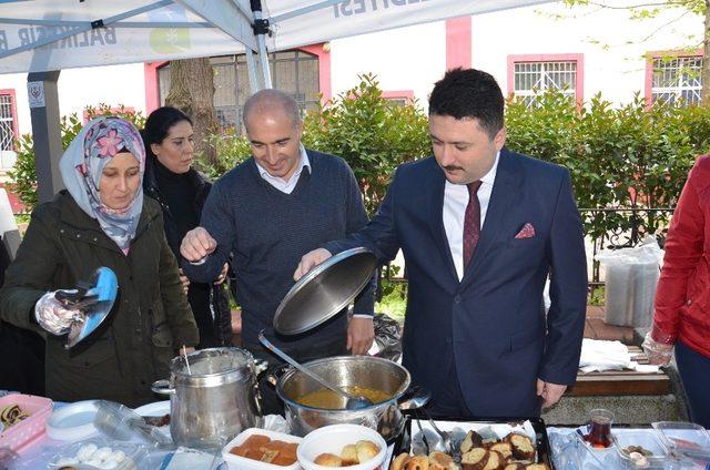 Başkan Avcı Altıeylül Ortaokulu kermesine destek