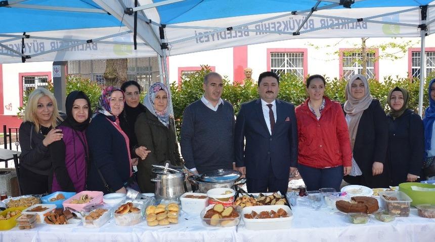 Başkan Avcı Altıeylül Ortaokulu kermesine destek