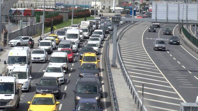 (Havadan fotoğraflarla) - Bisiklet turu nedeniyle bazı yollar trafiğe kapatıldı