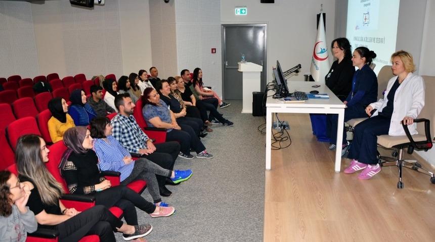 Manisa Şehir Hastanesinde acil bakım hemşireliği eğitimi