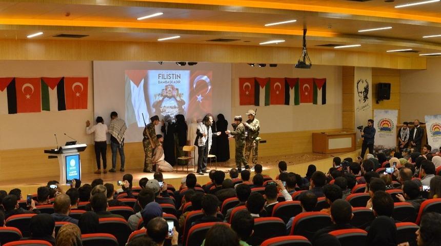 SAÜ’de Filistinli öğrencilerden Kudüs etkinliği