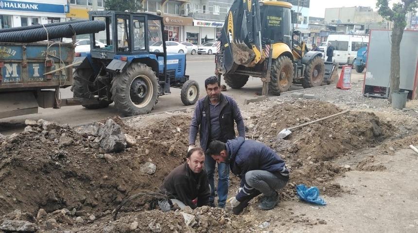 Silopi Belediyesi’nce kanalizasyon boru hattı arızaları giderildi
