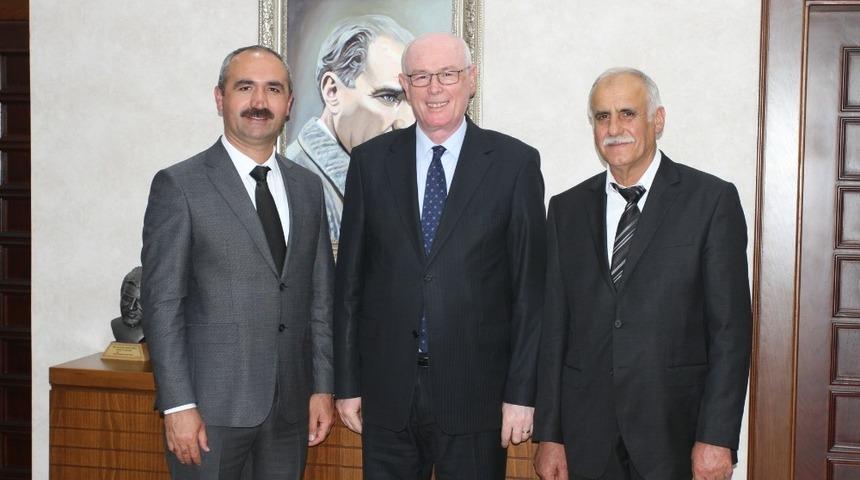 Başkan Kazım Kurt’a ziyaretler