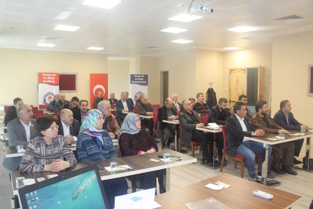 Erzurum&rsquo;da; Eğitim &Ouml;ğretim ve Bilim Hizmet Kolu &Ccedil;alışanları Sorun ve &Ccedil;&ouml;z&uuml;m &Ouml;nerileri &Ccedil;alıştayı