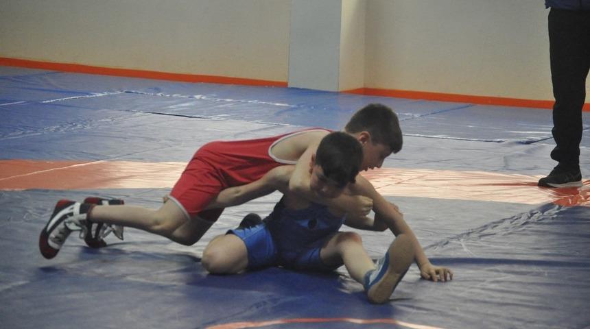 Minderin minik g&uuml;reş&ccedil;ileri