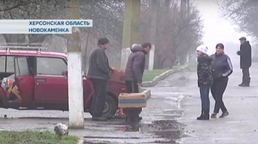 &Ccedil;orbasını beğenmediği karısını boğazından zincirledi!