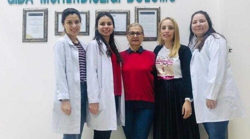 &Ouml;ğrencilerin &rsquo;Glutensiz et &uuml;r&uuml;nleri&rsquo; &uuml;retimine T&Uuml;BİTAK&rsquo;tan destek