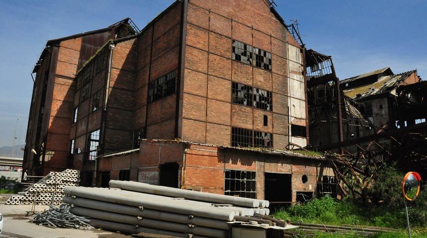 İzmir'de tarihi elektrik fabrikasını belediye 35 milyon liraya aldı