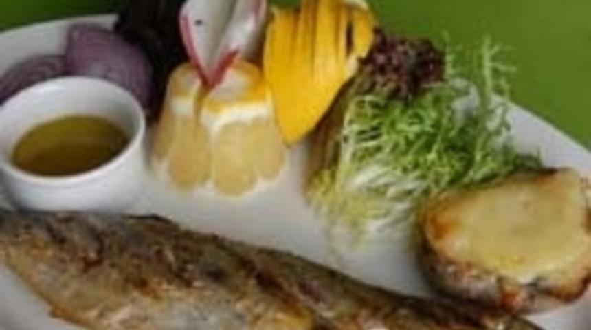 Küçükyalı Foça Balık Restoran…