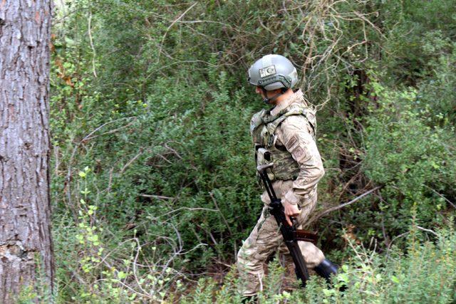 Amanoslar'da, toprağa gömülü PKK'ya ait malzeme bulundu