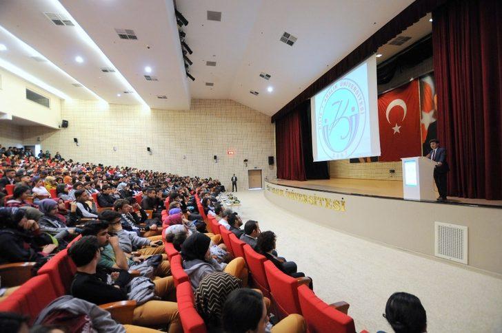 Üniversite de Kariyer Günü etkinliği G2