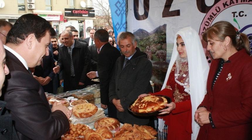 Ahıska T&uuml;rklerinin Korovai ekmeği ilgi g&ouml;rd&uuml;
