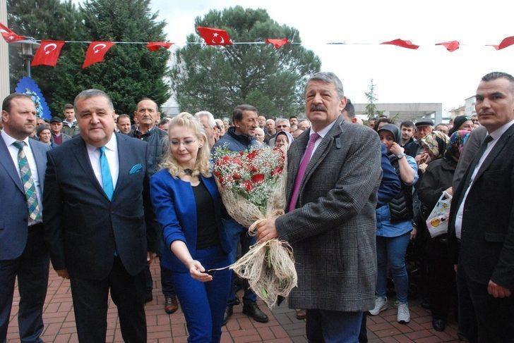Bartın Belediye Başkanı Cemal Akın törenle görevine başladı