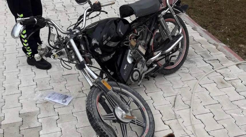Aksaray&rsquo;da otomobil ile motosiklet &ccedil;arpıştı: 1 yaralı