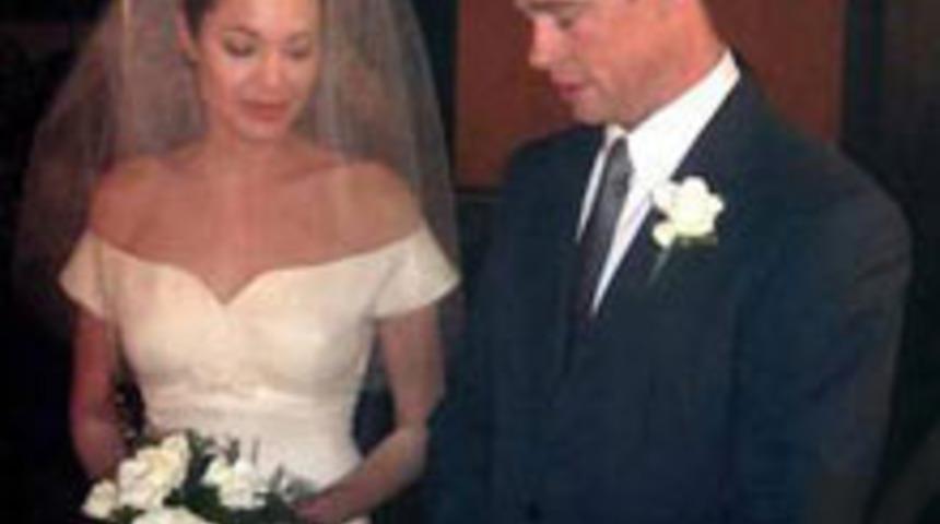 Angelina Ve Brad Evlendi