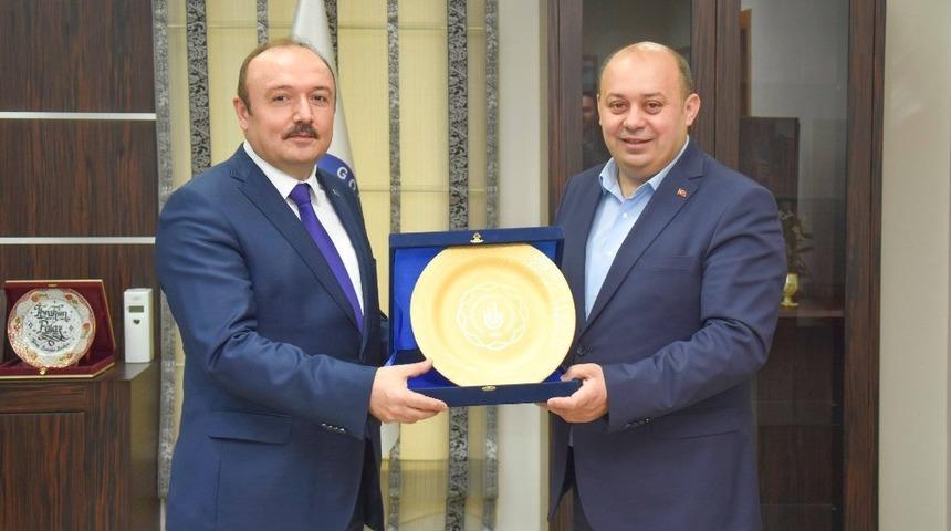 Rekt&ouml;r &Ouml;zdemir : "G&ouml;nen sağlık kenti olacak"