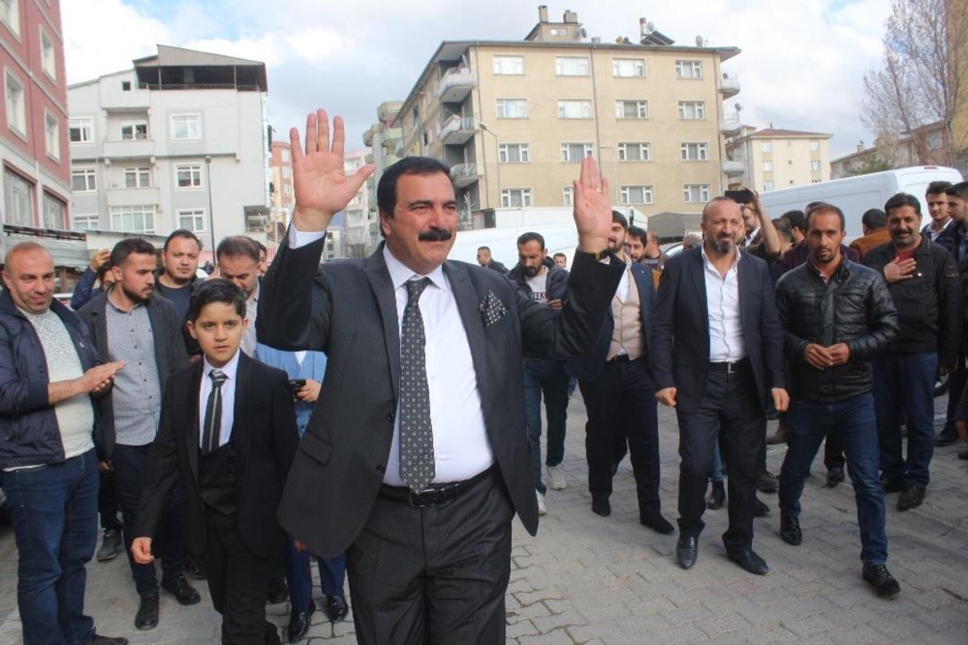 Vanlı iş insanı Bayram&rsquo;a coşkulu karşılama