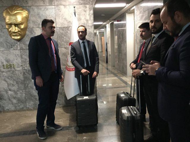 AK Parti, İstanbul seçiminin iptali için 3 bavul belge ile YSK'ya başvurdu