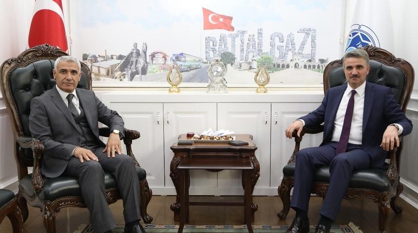 Vali Baruş, Başkan G&uuml;der&rsquo;e &lsquo;Hayırlı Olsun&rsquo; ziyareti