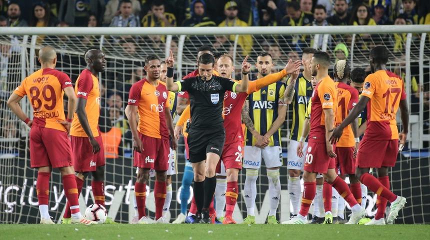 Galatasaray, hakem hatalarından oluşan bir video yayınladı