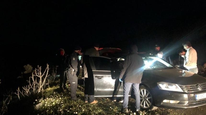 Bursalı zeytinci gen&ccedil; l&uuml;ks otomobilinde &ouml;l&uuml; bulundu