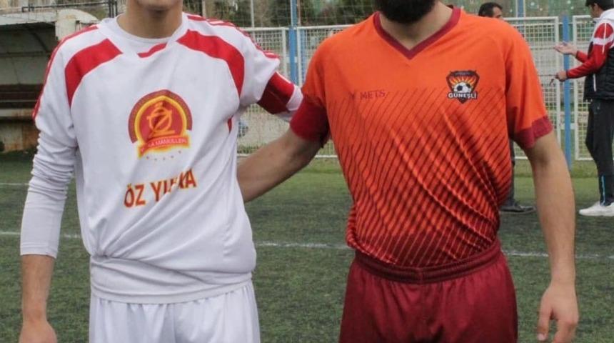 Takım kaptanı kardeşler sahada rakip oldu