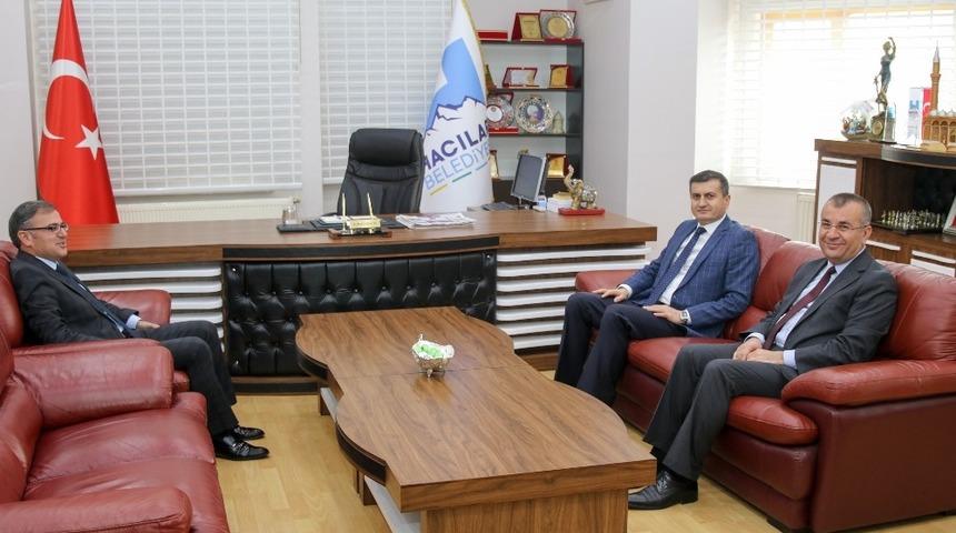 Akın ve B&uuml;y&uuml;kbaş&rsquo;tan &Ouml;zdoğan&rsquo;a hayırlı olsun ziyareti