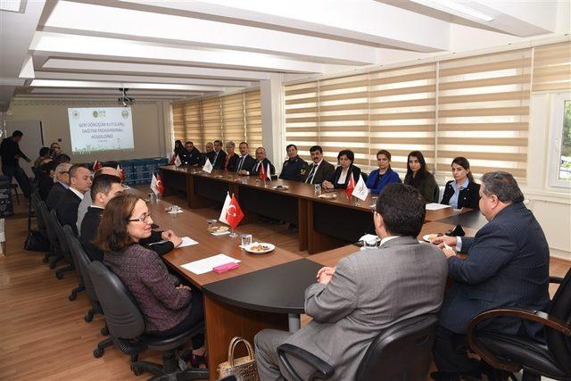 ’Sıfır atık’ projesi kapsamında kurumlara geri dönüşüm kutuları dağıtıldı