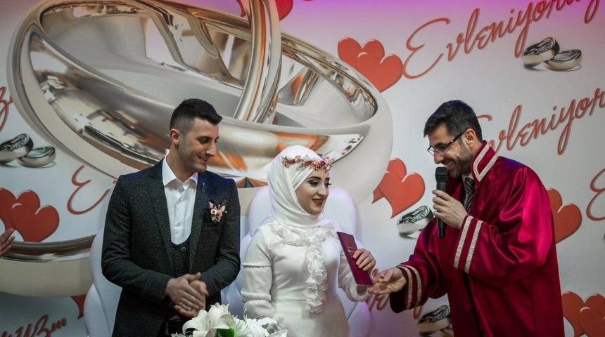 Başkan Tanğlay, ilk nikahını kıydı