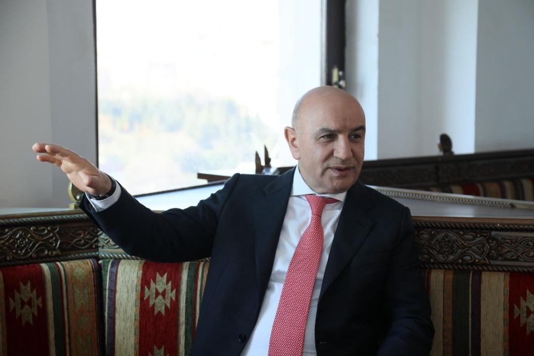 Başkan Altınok kaza yapan personeliyle yakından ilgilendi