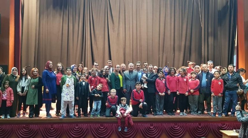 Öğrenciler Usta Tiyatrocuları Aratmadı