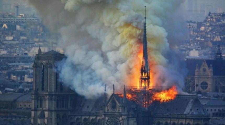 Apple , Notre Dame katedraline destek sözü verdi