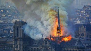 Apple , Notre Dame katedraline destek sözü verdi