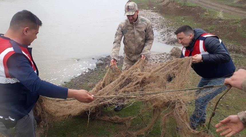 Kaçak inci kefali avcılığı yapan 4 kişiye 13 bin TL para cezası