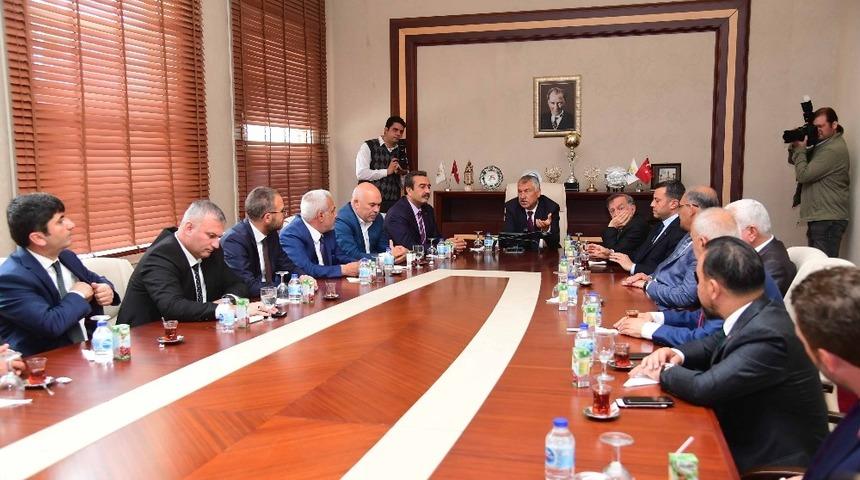 Karalar: "Adana i&ccedil;in birlikte &ccedil;alışacağız"