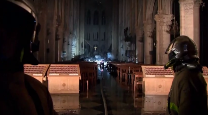 Tarihi Notre Dame Katedrali'nin yangın sonrası içi görüntülendi! Notre Dame Katedrali yangını neden çıktı? G1