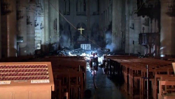 Tarihi Notre Dame Katedrali'nin yangın sonrası içi görüntülendi! Notre Dame Katedrali yangını neden çıktı? G2