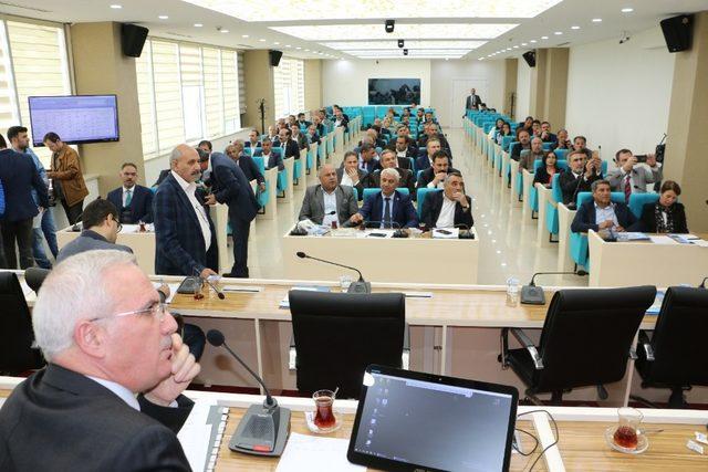 Büyükşehir Meclis’inde ihtisas komisyonları seçimi yapıldı