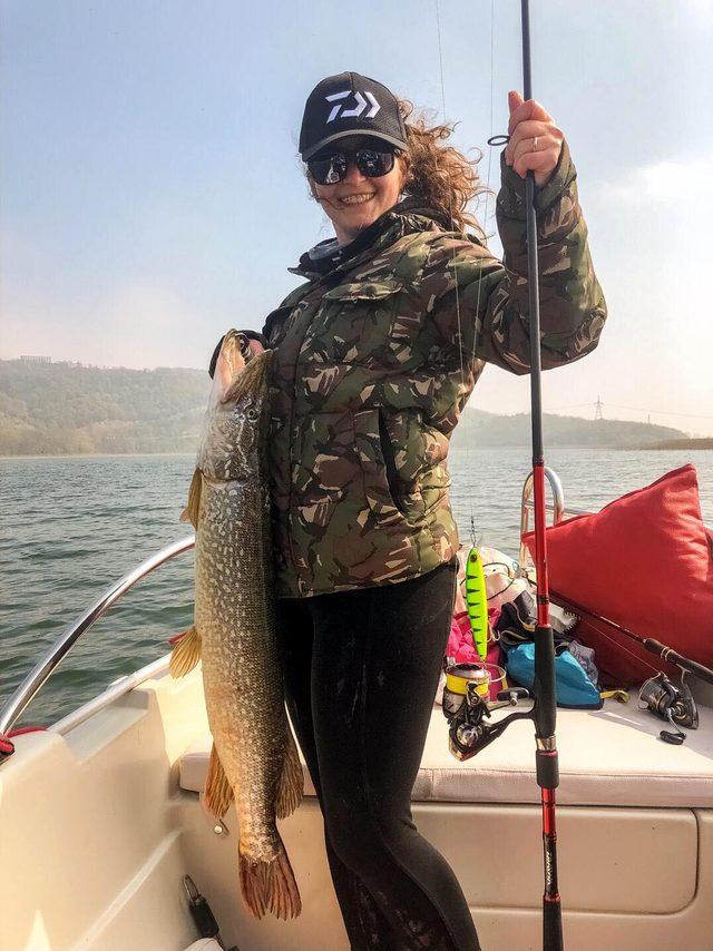 Sapanca G&ouml;l&uuml; nde 1 metre boyunda turna balığı yakalandı 1