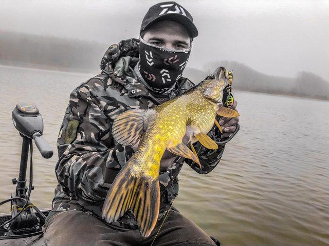 Sapanca G&ouml;l&uuml; nde 1 metre boyunda turna balığı yakalandı 2