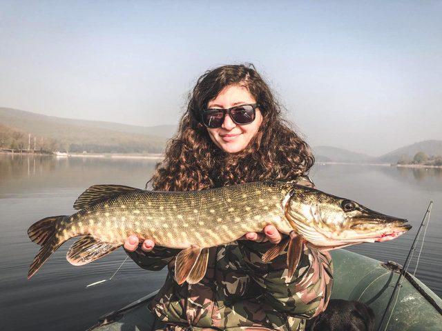 Sapanca G&ouml;l&uuml; nde 1 metre boyunda turna balığı yakalandı 3