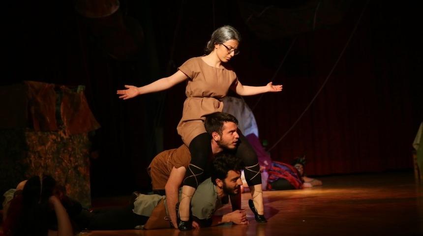 AG&Uuml; M&uuml;zik ve Sahne Sanatları Kul&uuml;b&uuml;&rsquo;nden Tiyatro