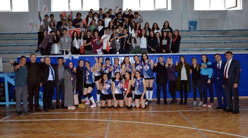 Final Şampiyon Oldu