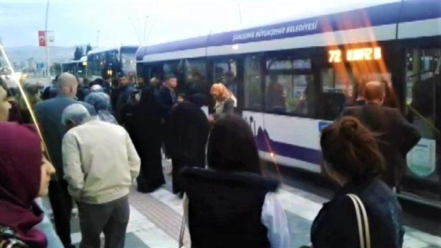 Halk otobüsünde yangın tüpü paniği