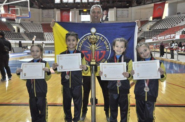 Gaziantep Kolej Vakfı Sporcularının Artistik Cimnastik Başarısı