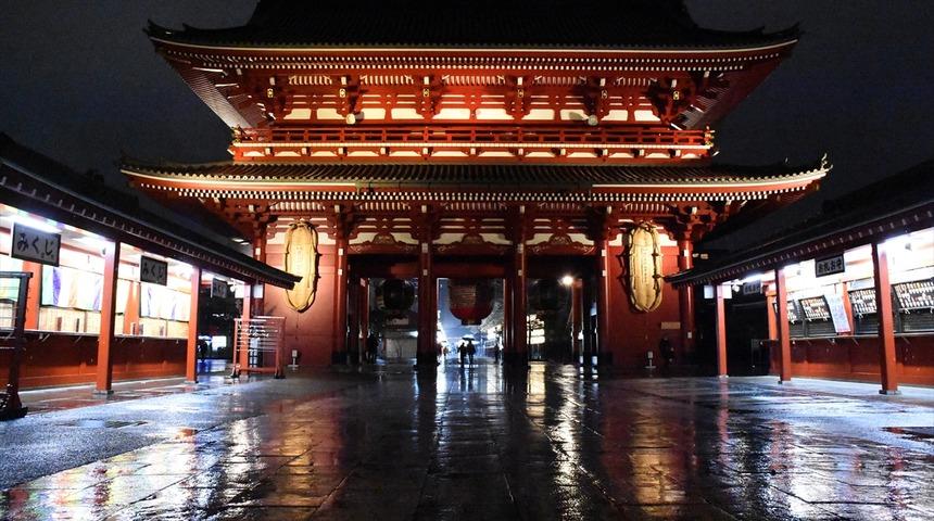 Tokyo'nun en eski tapınağı Sensoji