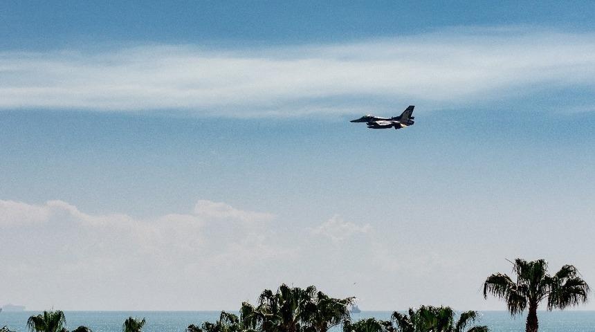 SOLOTÜRK ekibi, Mersin’de keşif uçuşu yaptı