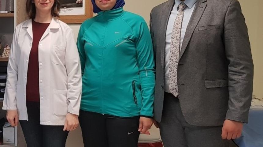 Cezayir&rsquo;den geldi Gaziantep&rsquo;te k&ouml;k h&uuml;cre tedavisi ile diz ağrılarından kurtuldu